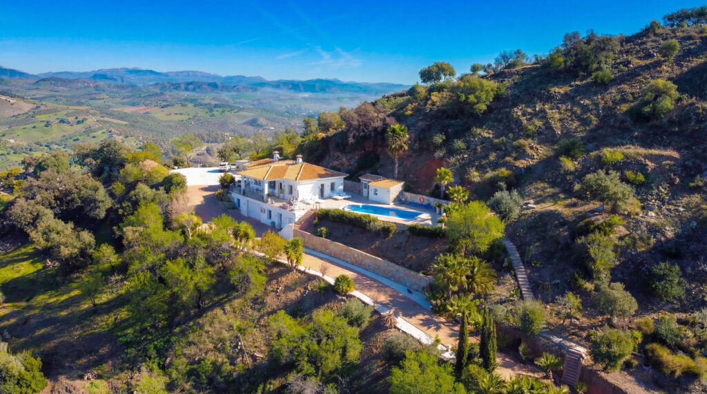 Detached Villa Guaro