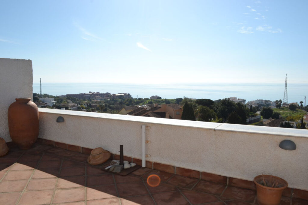 Top Floor Apartment Benalmadena