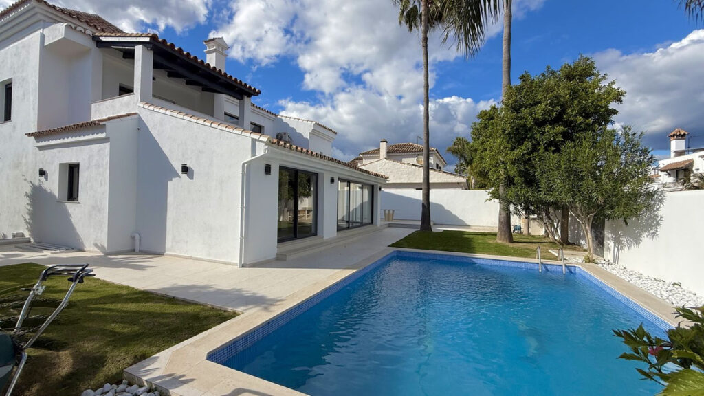 Detached Villa Nueva Andalucía
