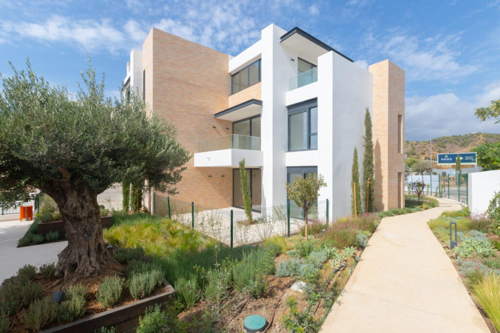 Middle Floor Apartment Estepona