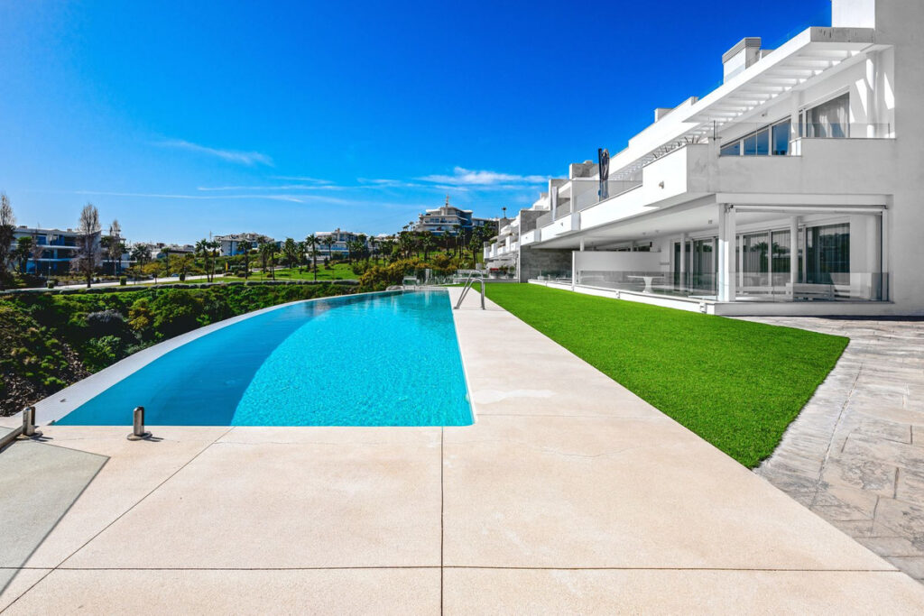 Middle Floor Apartment Benalmadena Costa