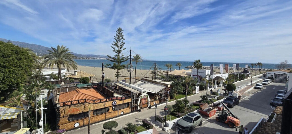 Middle Floor Apartment Puerto Banús