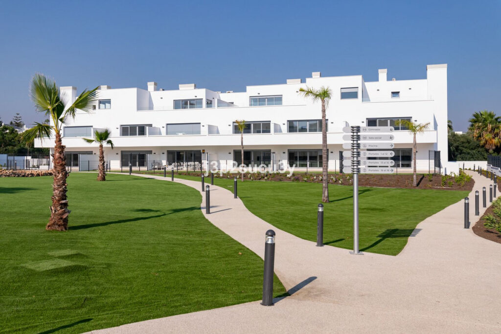 Middle Floor Apartment Bel Air