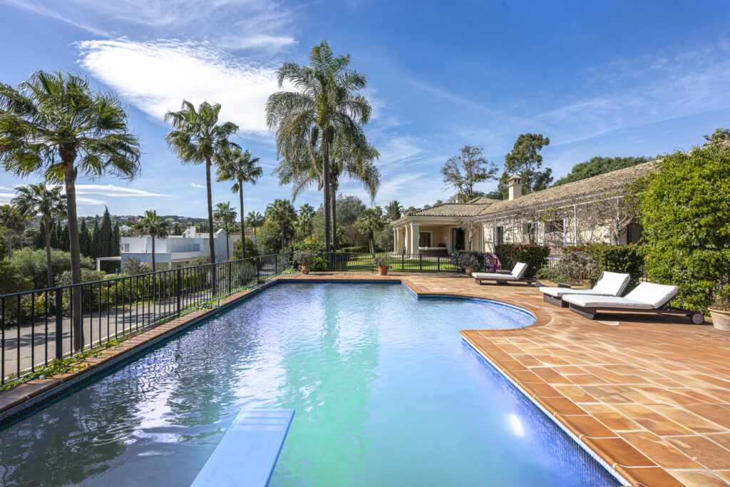 Classic Andalusian Villa in Prime Location of Sotogrande In Sotogrande Alto