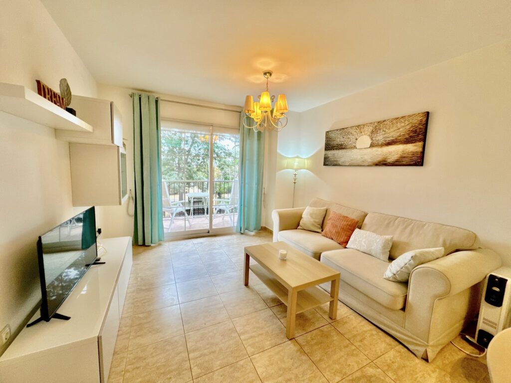 Apartment for sale in Estepona with park views In Estepona