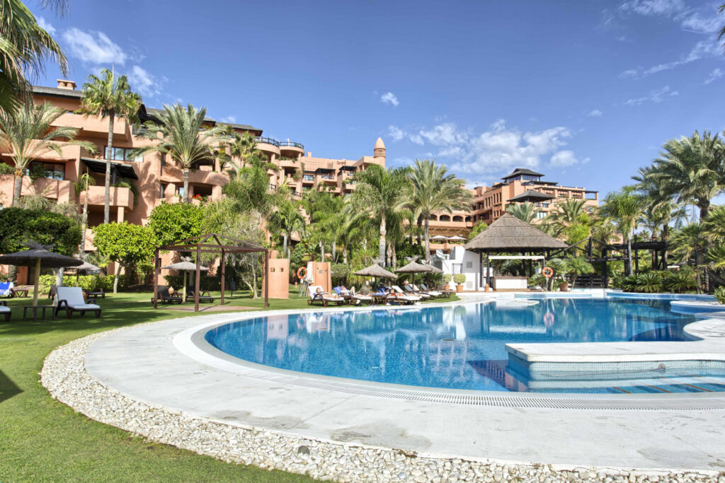 Apartment for sale in The Private Wing of hotel Melia (Kempinski) New Golden Mile In Melia Hacienda del Mar