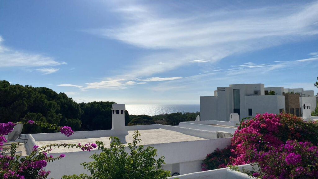 Charming Semi-detached townhouse with Private Garden and Sea Views In Cabopino
