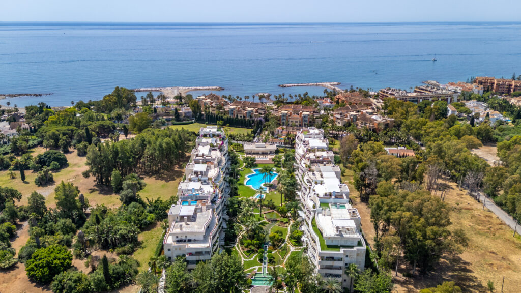 Exclusive apartment on the beach next to Puerto Banus In El Embrujo Banús