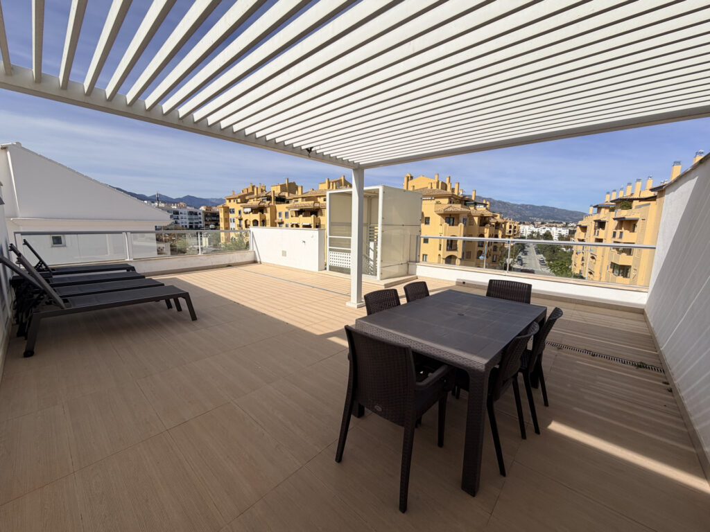 Beachside Duplex Penthouse in San Pedro In San Pedro Playa