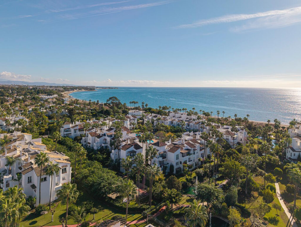 Luxury Ground Floor Apartment with Direct Beach Access in Costalita, Estepona East In Costalita