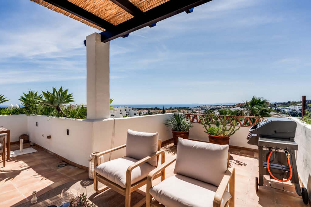 Luxury Duplex Penthouse with Panoramic Sea Views in Sunset Golf, Estepona In Estepona