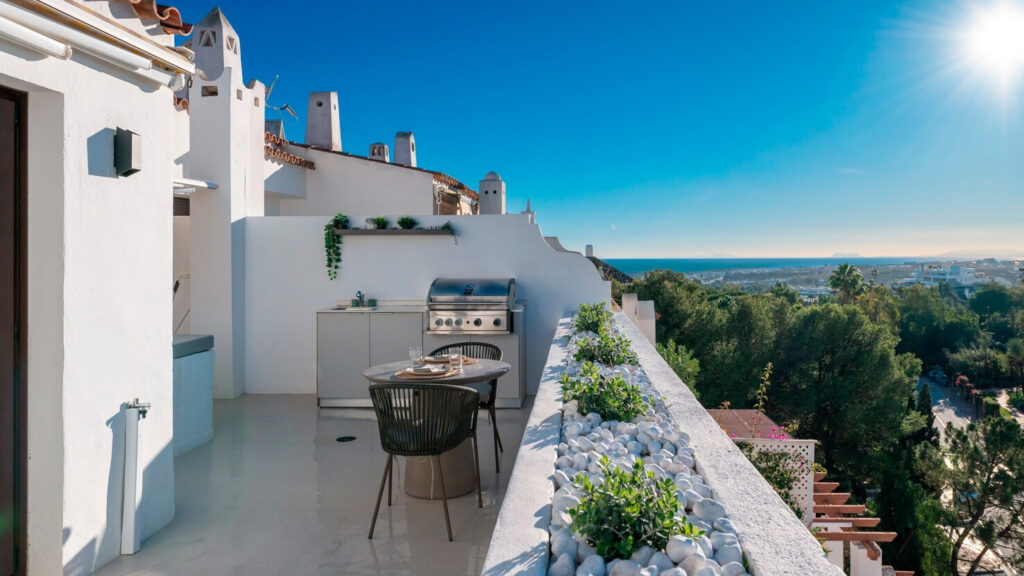 Modern Duplex Penthouse in Coto Real with Sea Views In Coto Real II