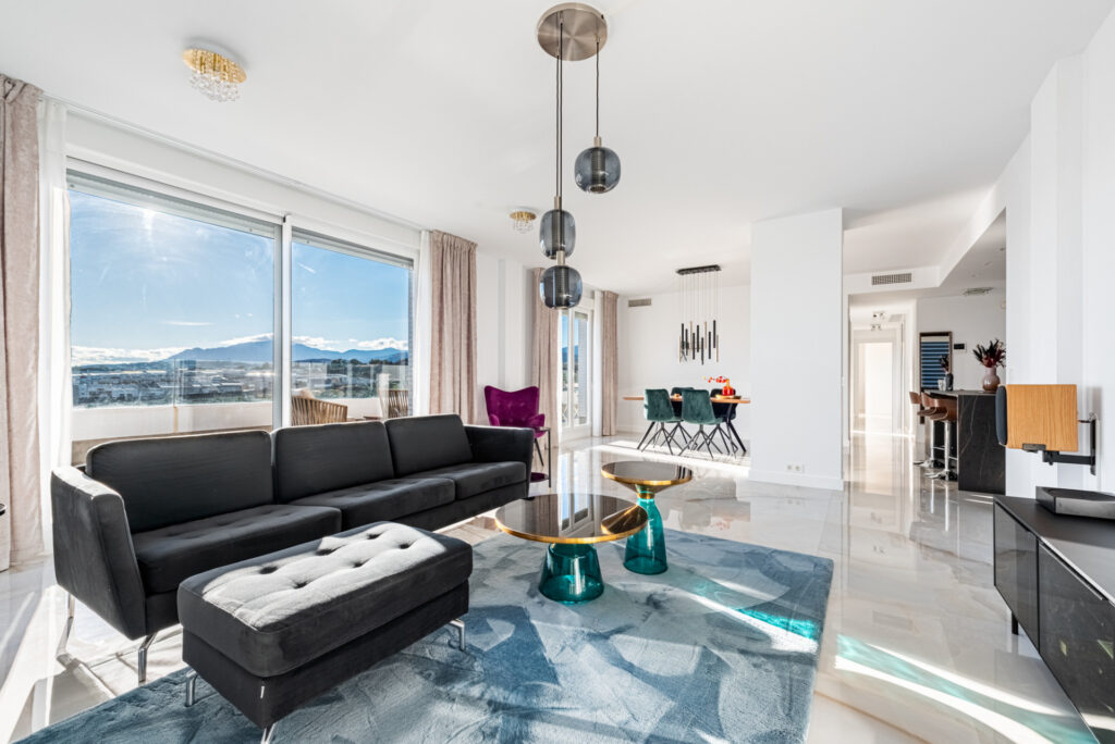 Modern 2-bedroom Penthouse with Sea and Mountain Views in Nueva Andalucia In Nueva Andalucia