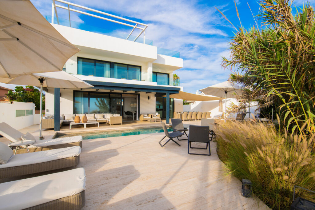 Frontline Beach Villa in Costabella, Marbella In Costabella