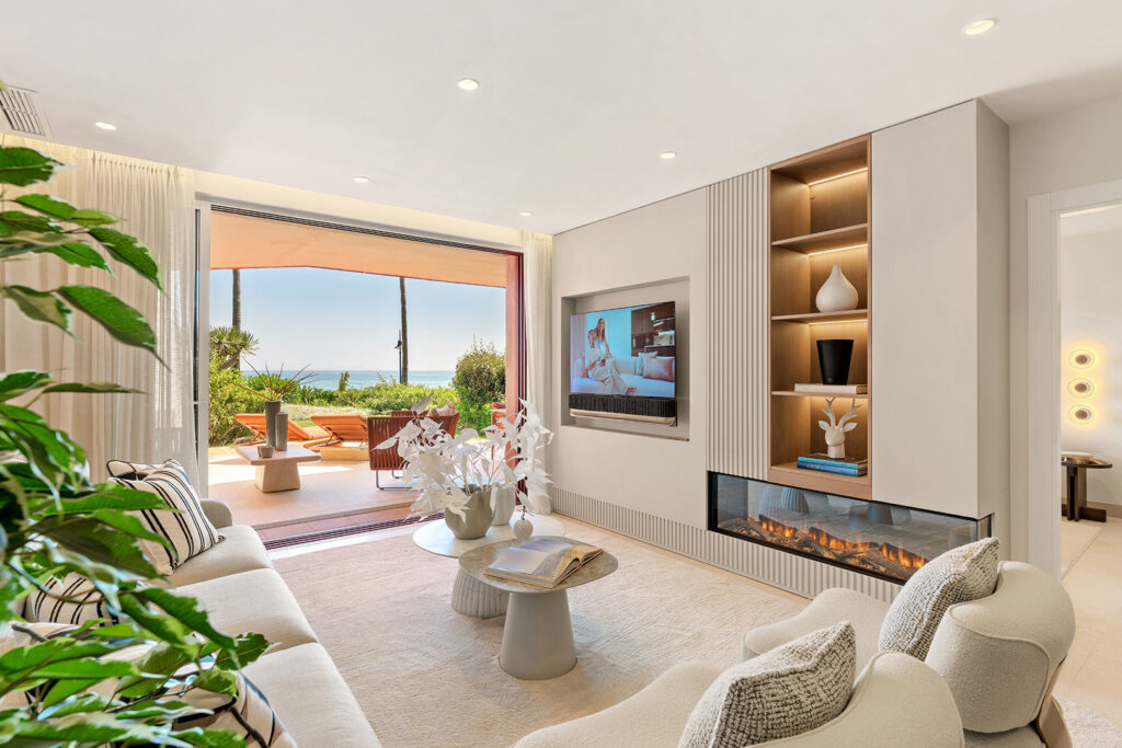 Frontline Beach Luxury Ground-Floor Apartment in Estepona In Menara Beach