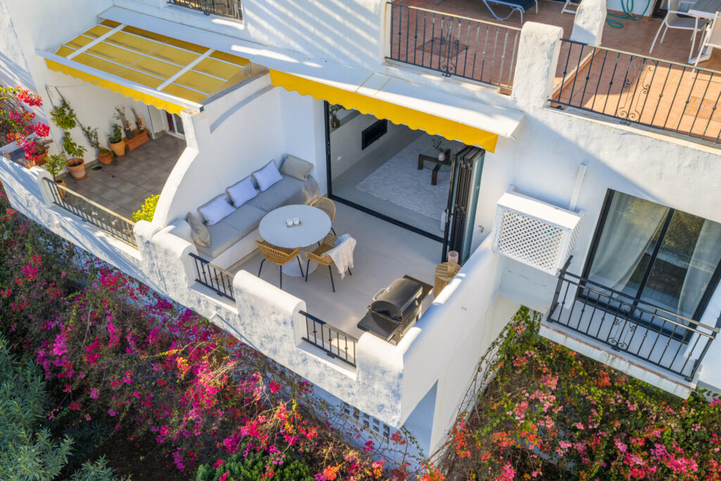 Apartment In Puerto del Almendro Benahavis