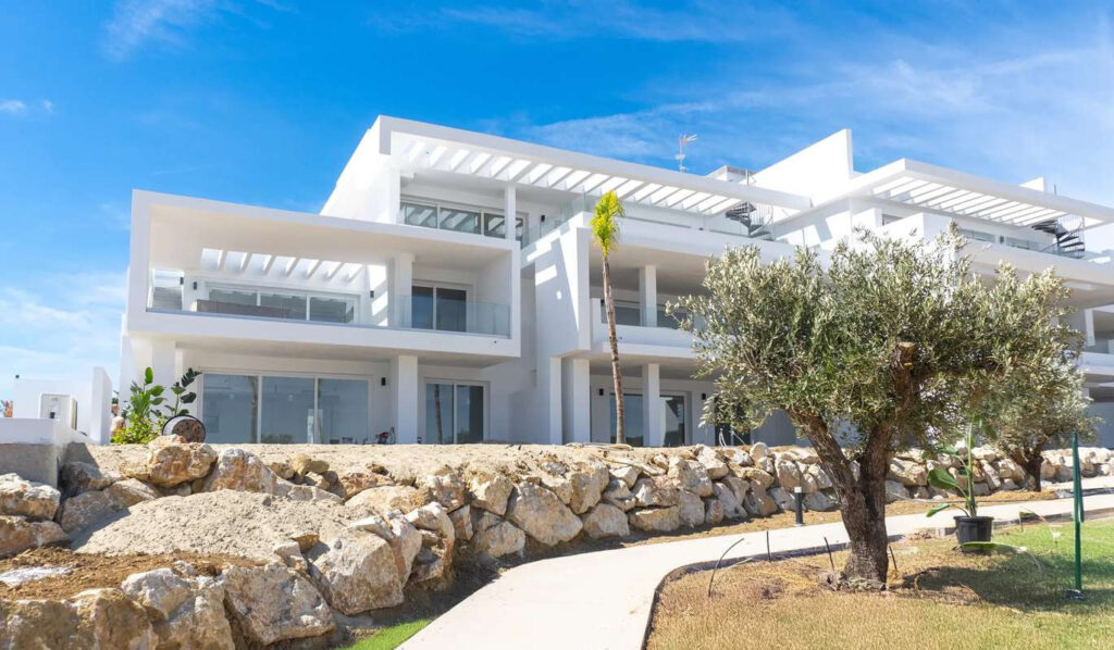Tropical Lagoon Residences on the Costa del Sol In Casares