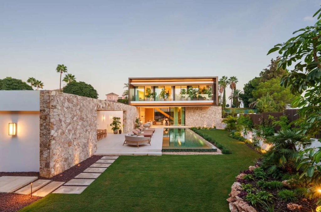 Contemporary Masterpiece in Lomas de Marbella Club – Golden Mile In Marbella