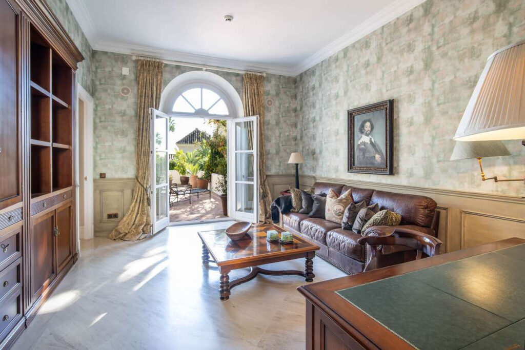 Mediterranean Luxury Villa in Altos Reales In Marbella