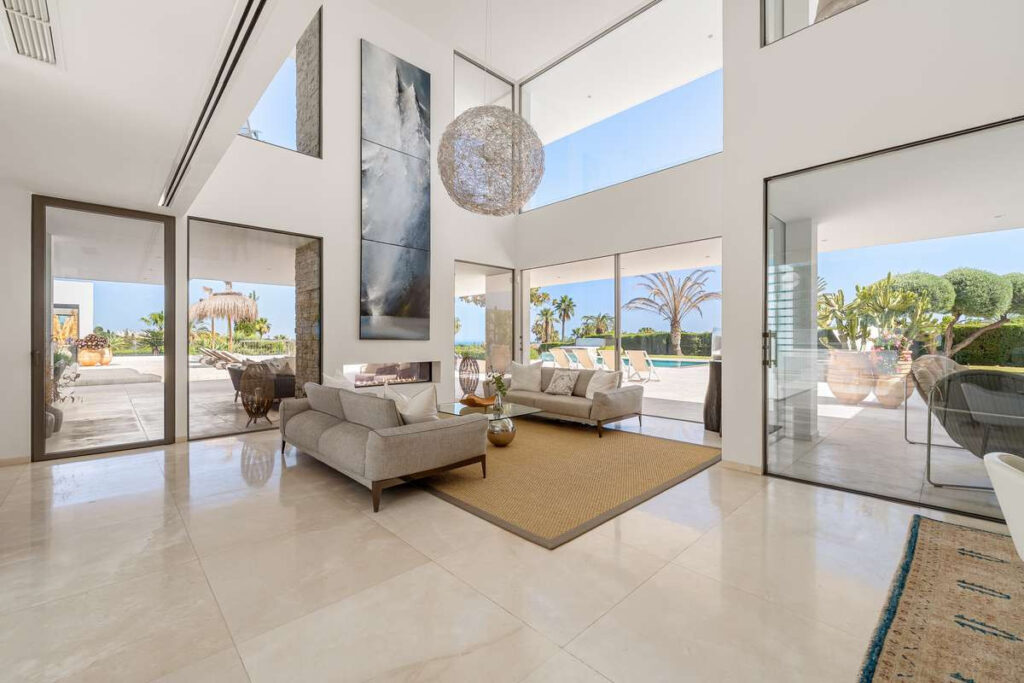 Contemporary Luxury Villa in La Cerquilla, Nueva Andalucía In Marbella