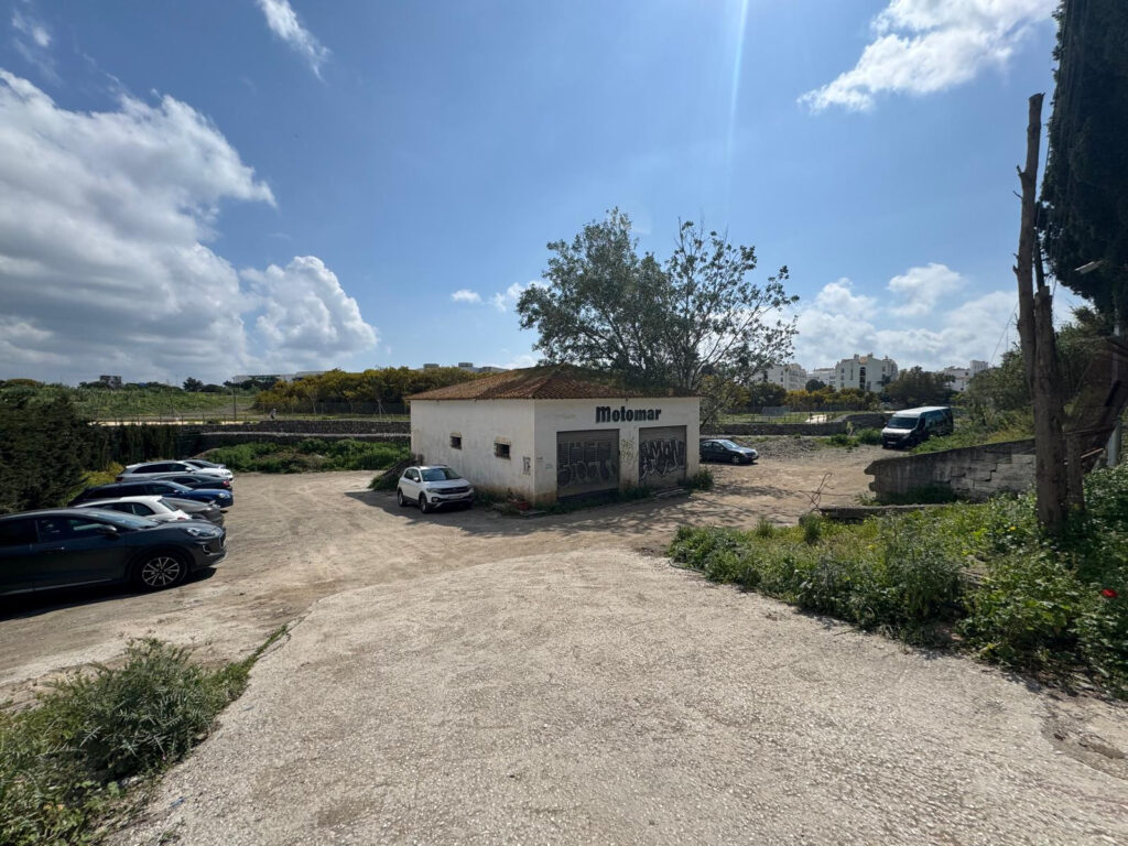 Prime Plot in Unbeatable Location – Walk to Puerto Banús in 3 Minutes In Marbella – Puerto Banus
