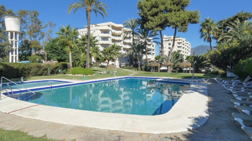 Refurbished Apartment Just 20 Metres from Atalaya Golf Club In Atalaya