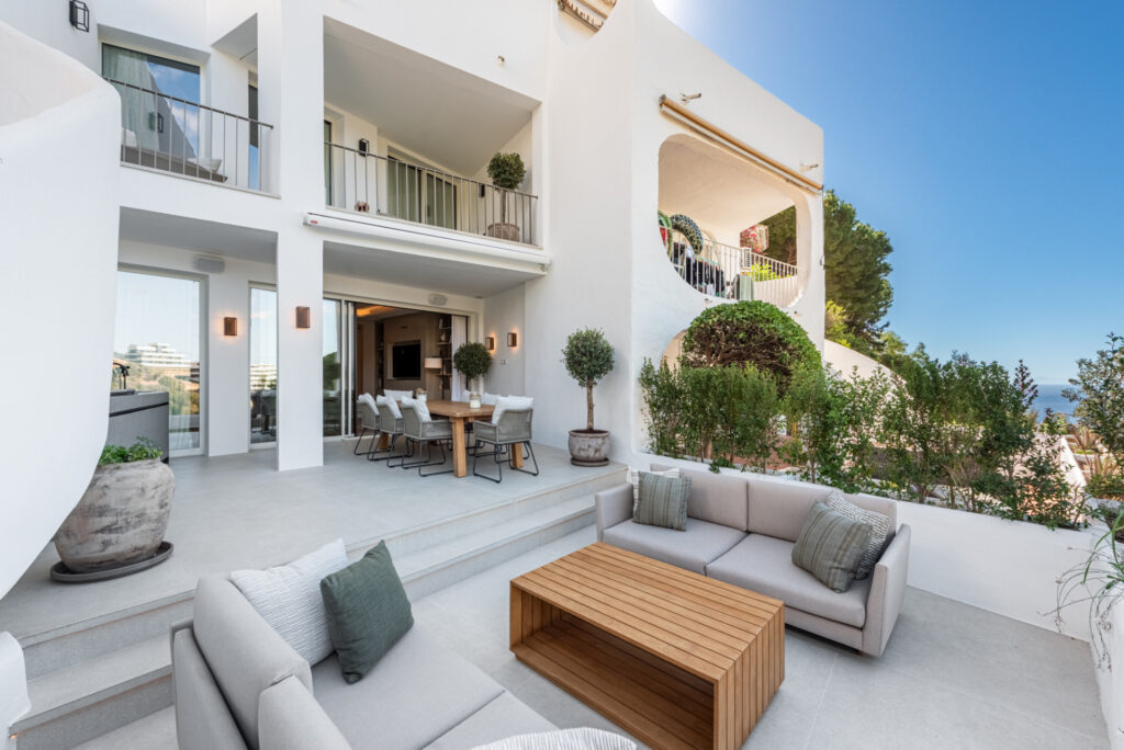 Spectacular Fully Refurbished Townhouse in Altos de Los Monteros, Marbella East In Marbella Este