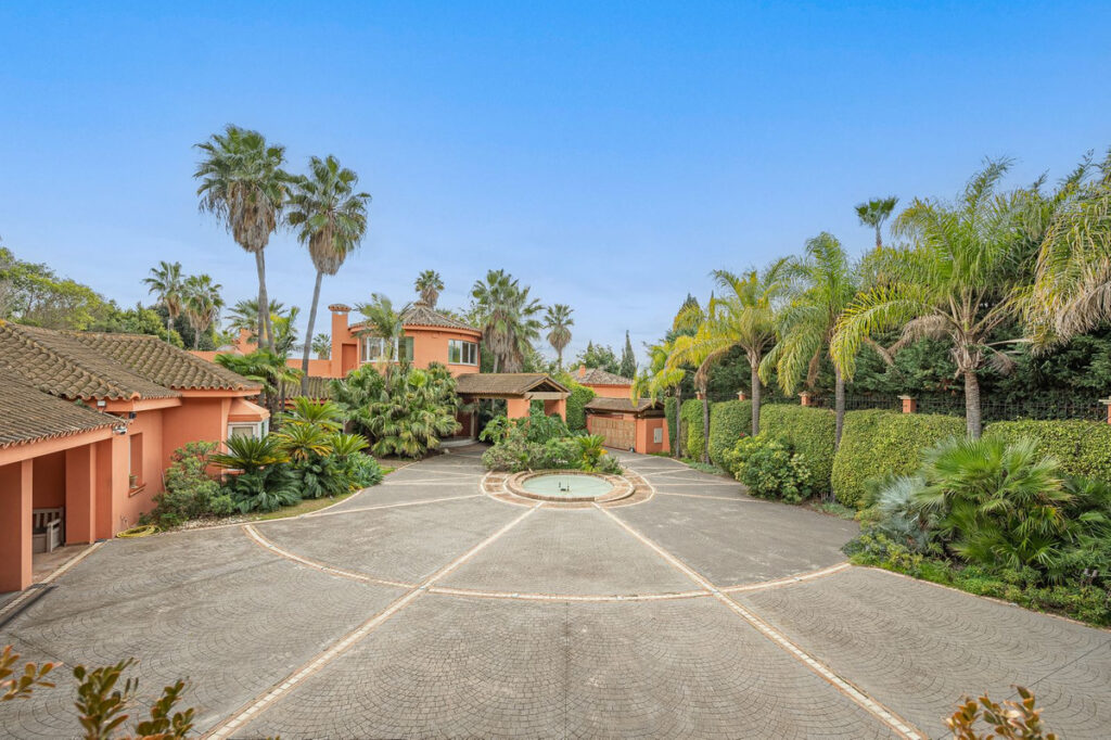 Detached Villa Nagüeles