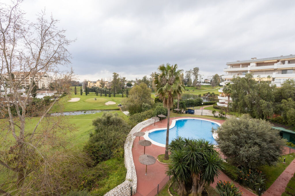 Middle Floor Apartment Guadalmina Alta