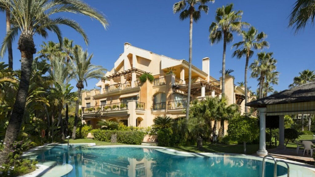 Middle Floor Apartment Puerto Banús