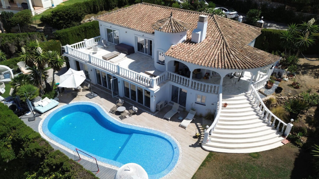 Detached Villa Elviria
