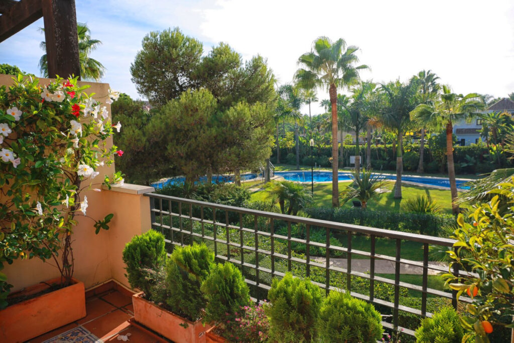 Middle Floor Apartment Puerto Banús