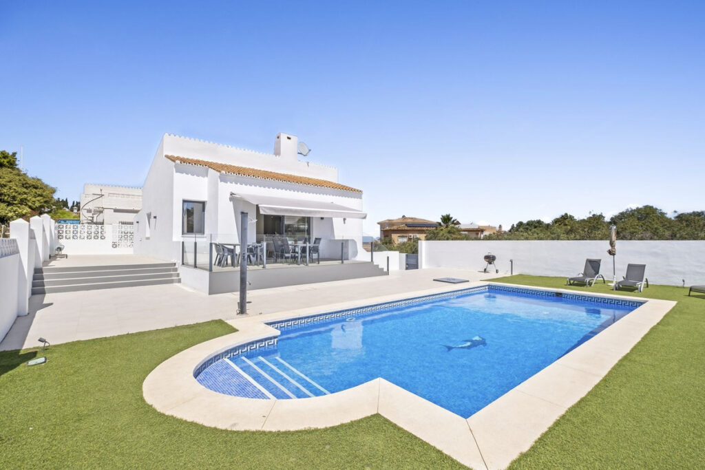 Detached Villa El Faro