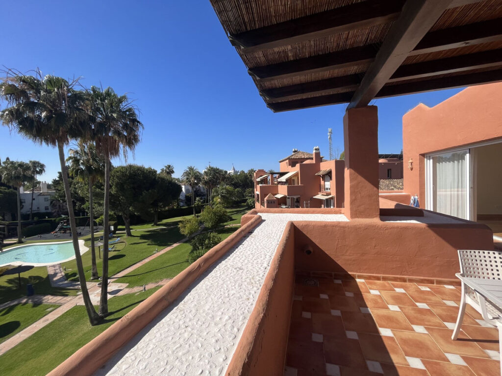 Middle Floor Apartment Estepona
