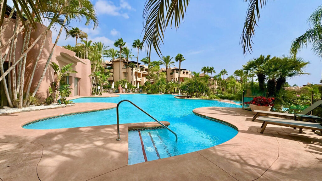 Middle Floor Apartment Sierra Blanca