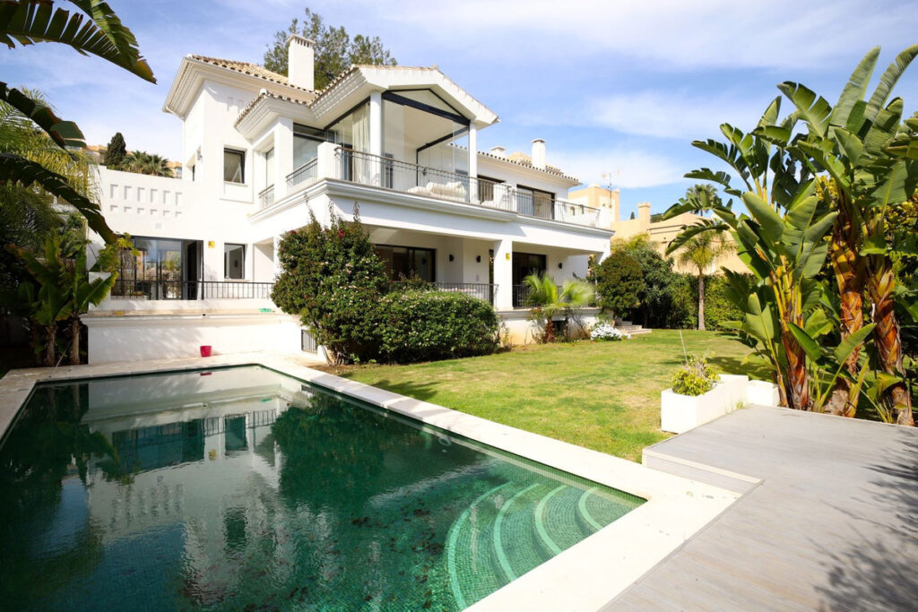 Detached Villa Nueva Andalucía