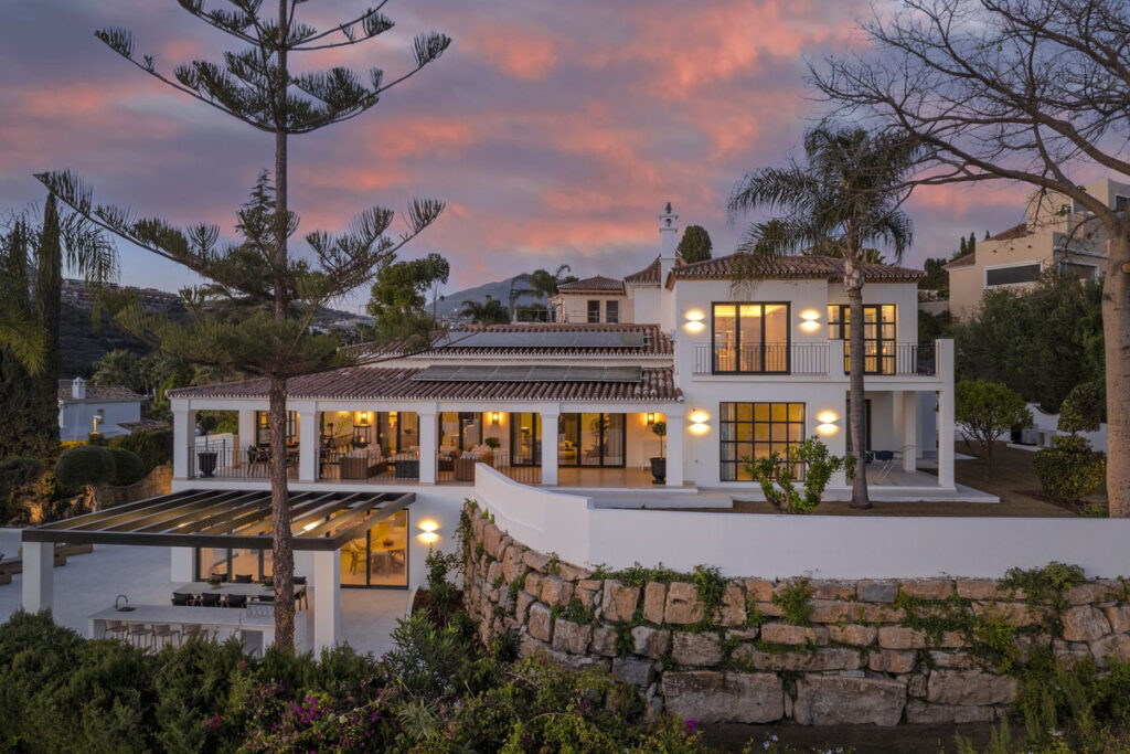 Detached Villa El Paraiso