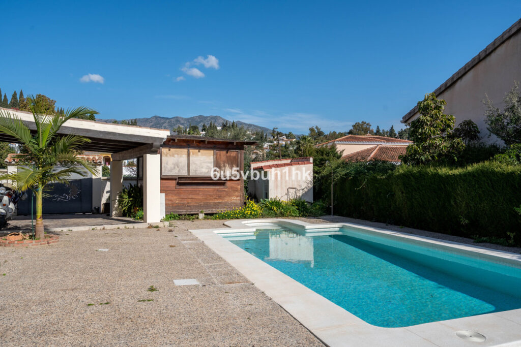 Semi-Detached House El Coto