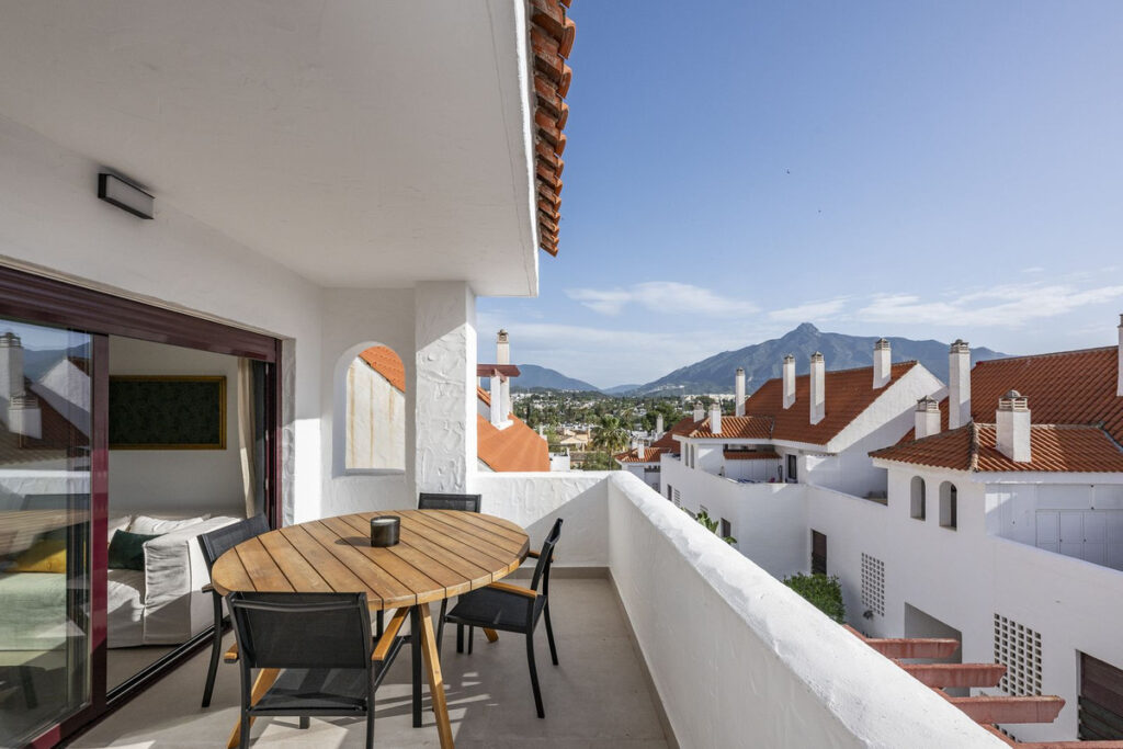 Middle Floor Apartment Nueva Andalucía