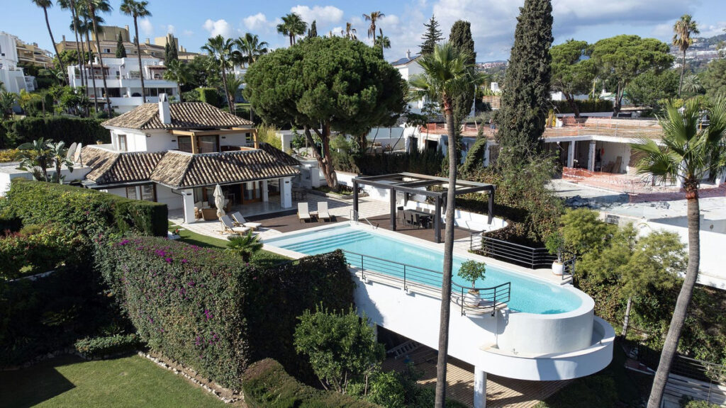Detached Villa Nueva Andalucía