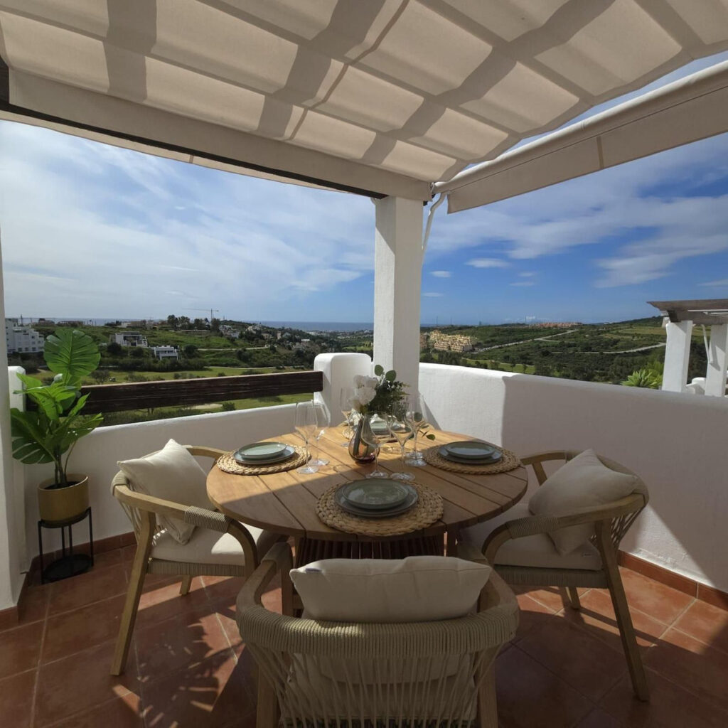 Middle Floor Apartment Valle Romano