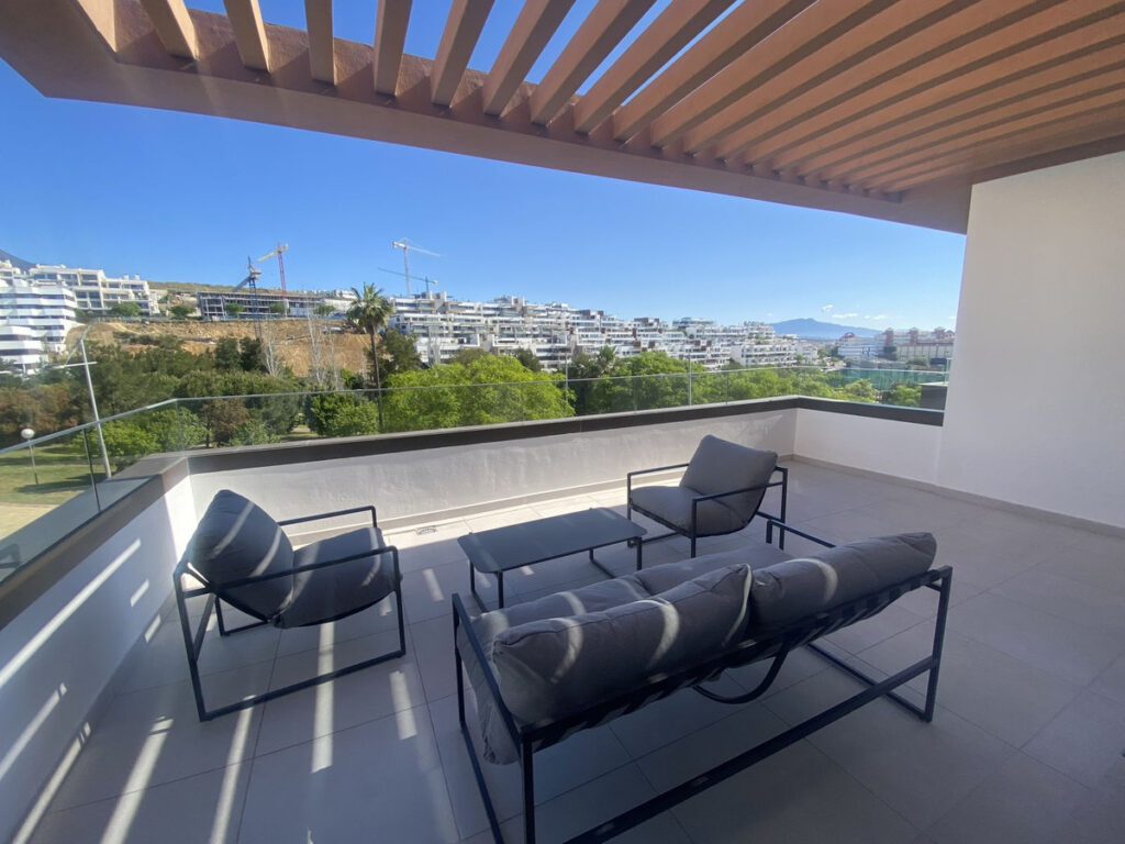 Middle Floor Apartment Estepona