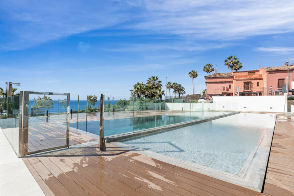 Middle Floor Apartment Estepona
