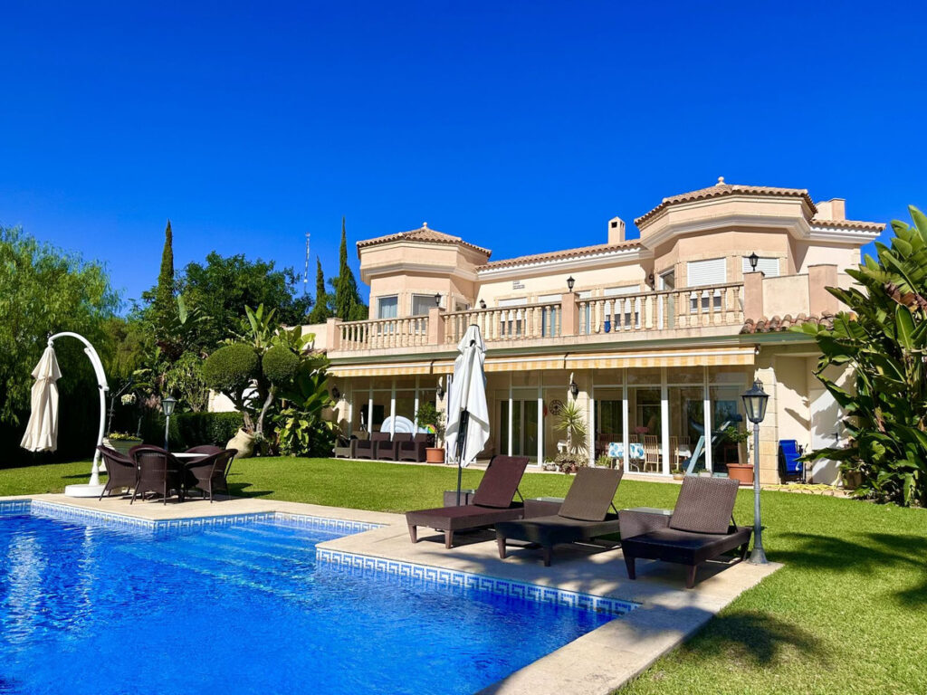 Detached Villa El Rosario