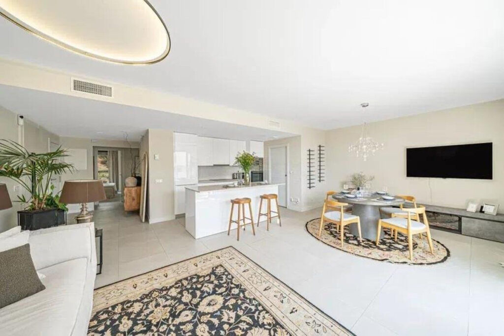 Middle Floor Apartment Estepona