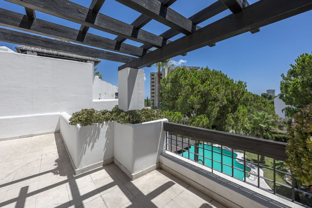 Top Floor Apartment Río Real
