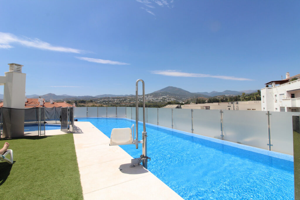 Middle Floor Apartment Nueva Andalucía