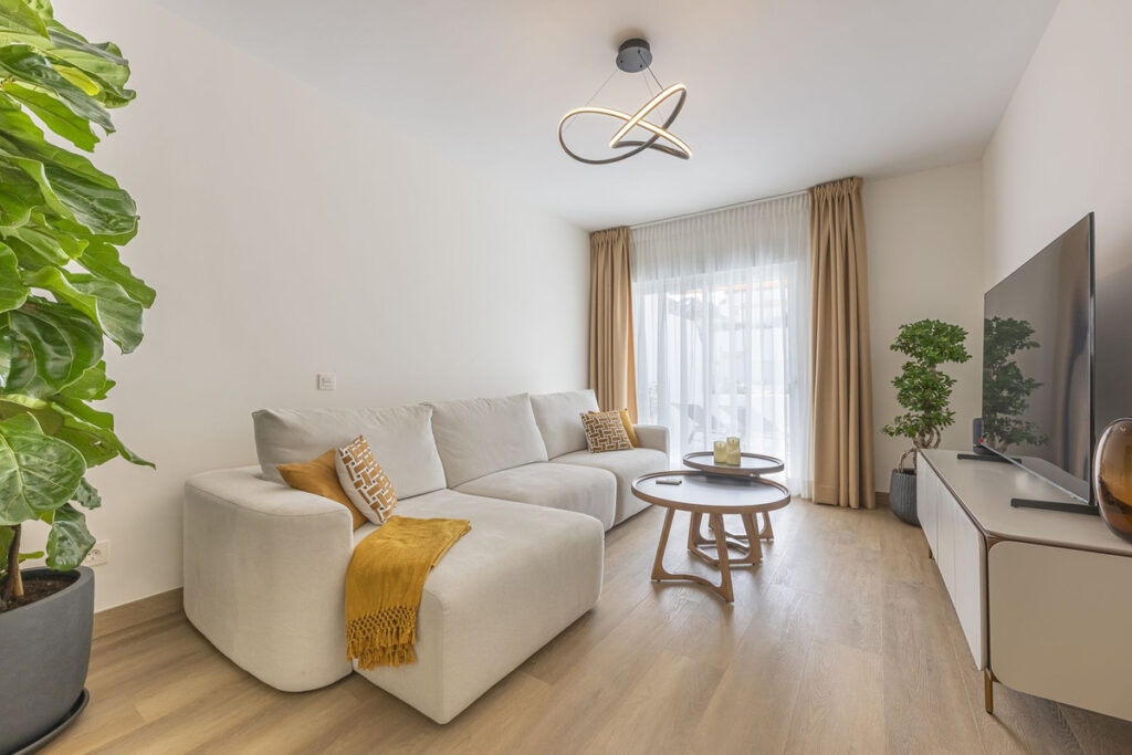 Middle Floor Apartment The Golden Mile