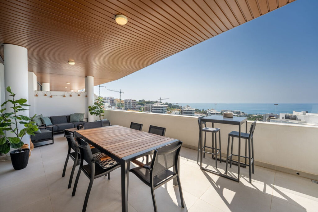 Middle Floor Apartment Higueron