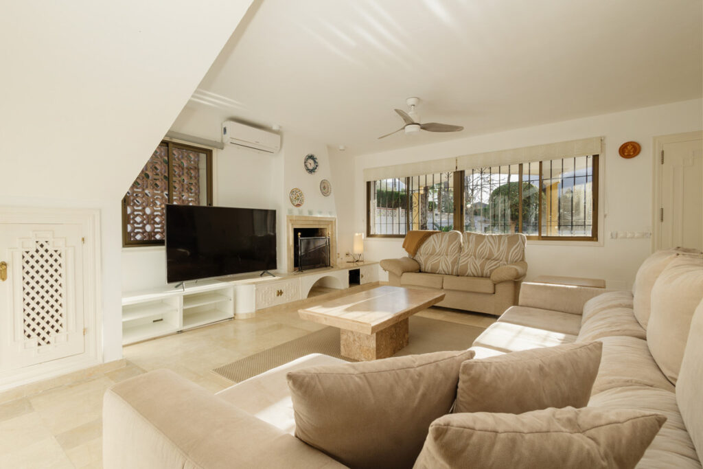 Detached Villa Las Chapas